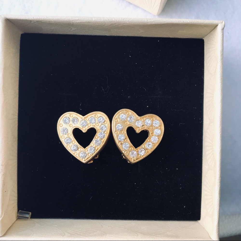 - Heart clip on earrings - Picture 7 of 7